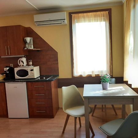 Aqua Apartman Gyula Exterior photo