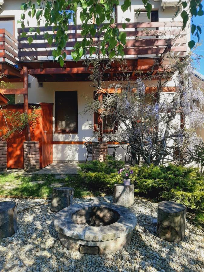 Aqua Apartman Gyula Exterior photo