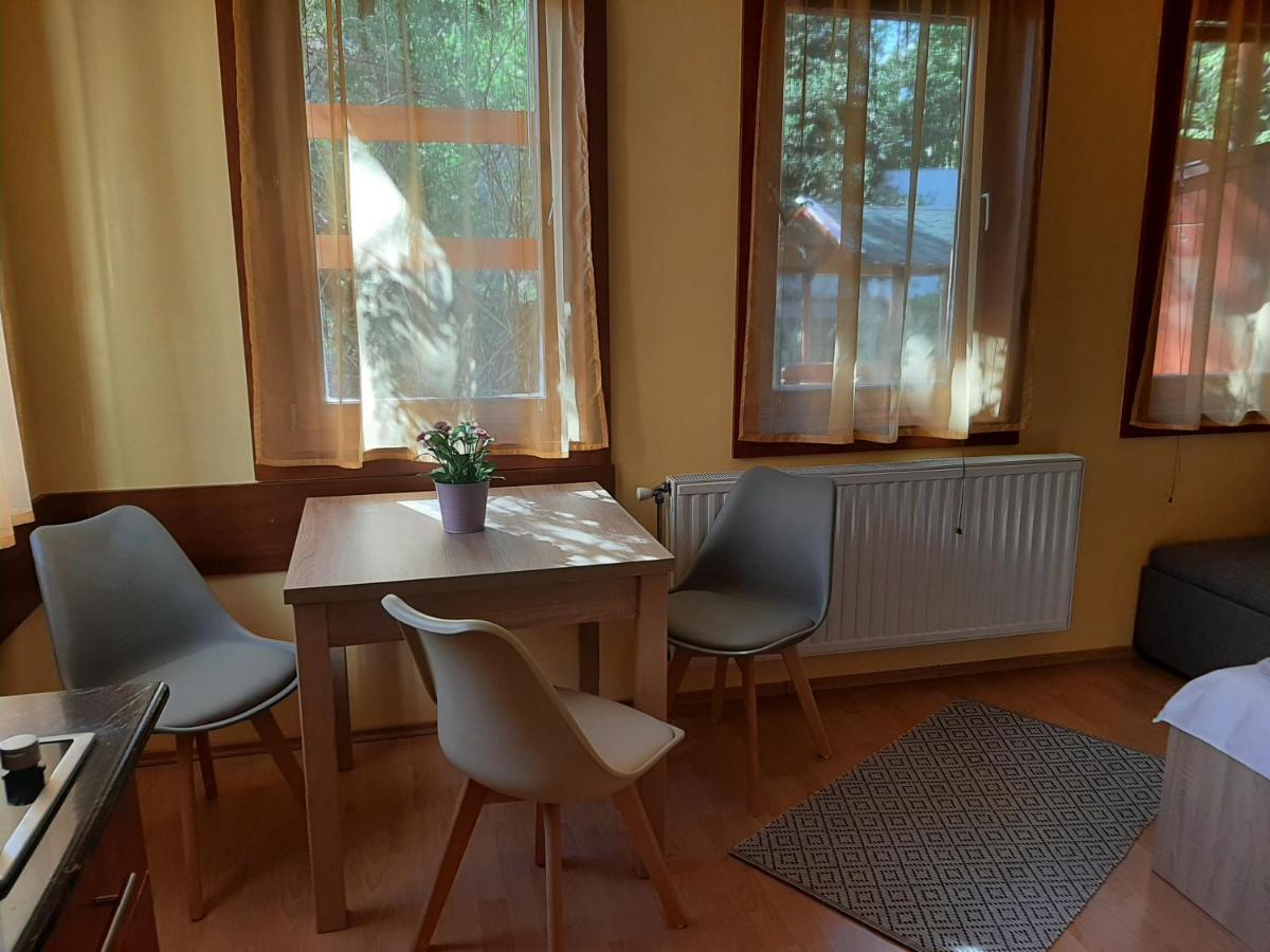 Aqua Apartman Gyula Exterior photo