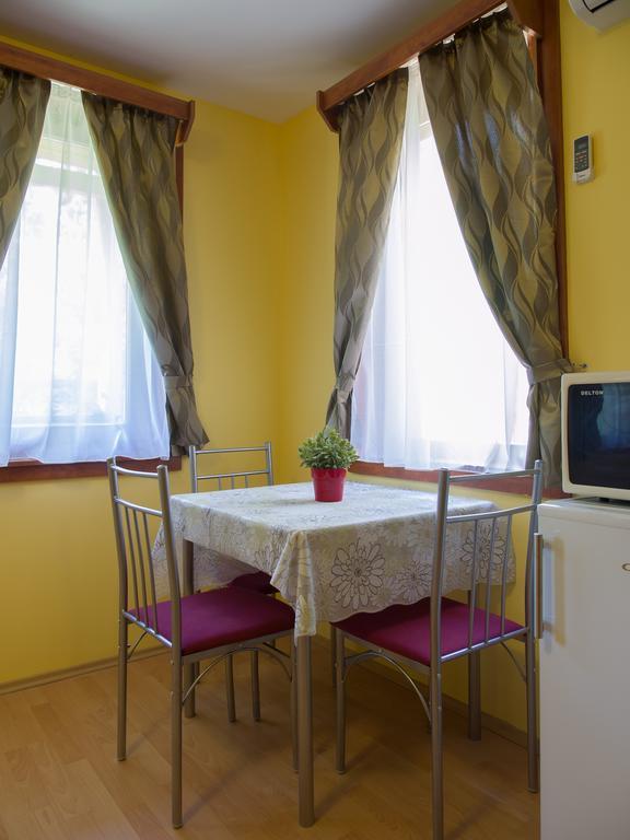Aqua Apartman Gyula Exterior photo