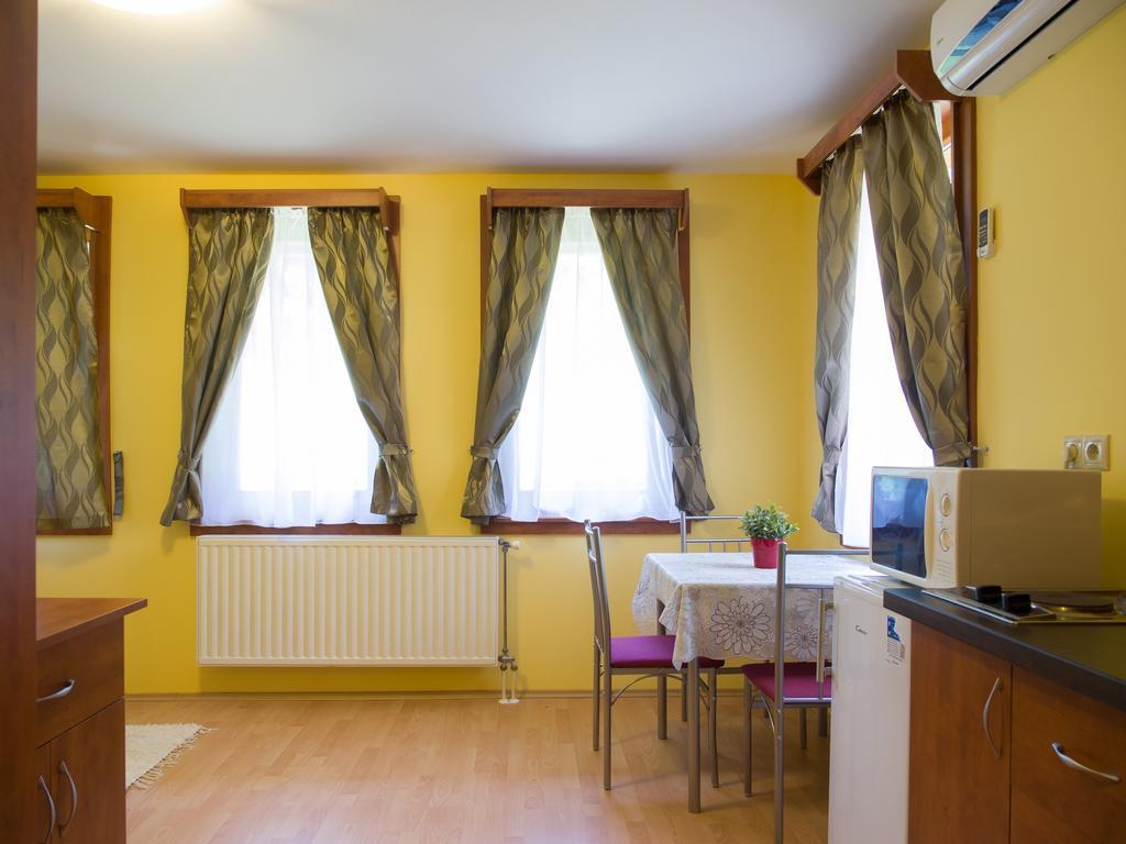Aqua Apartman Gyula Exterior photo