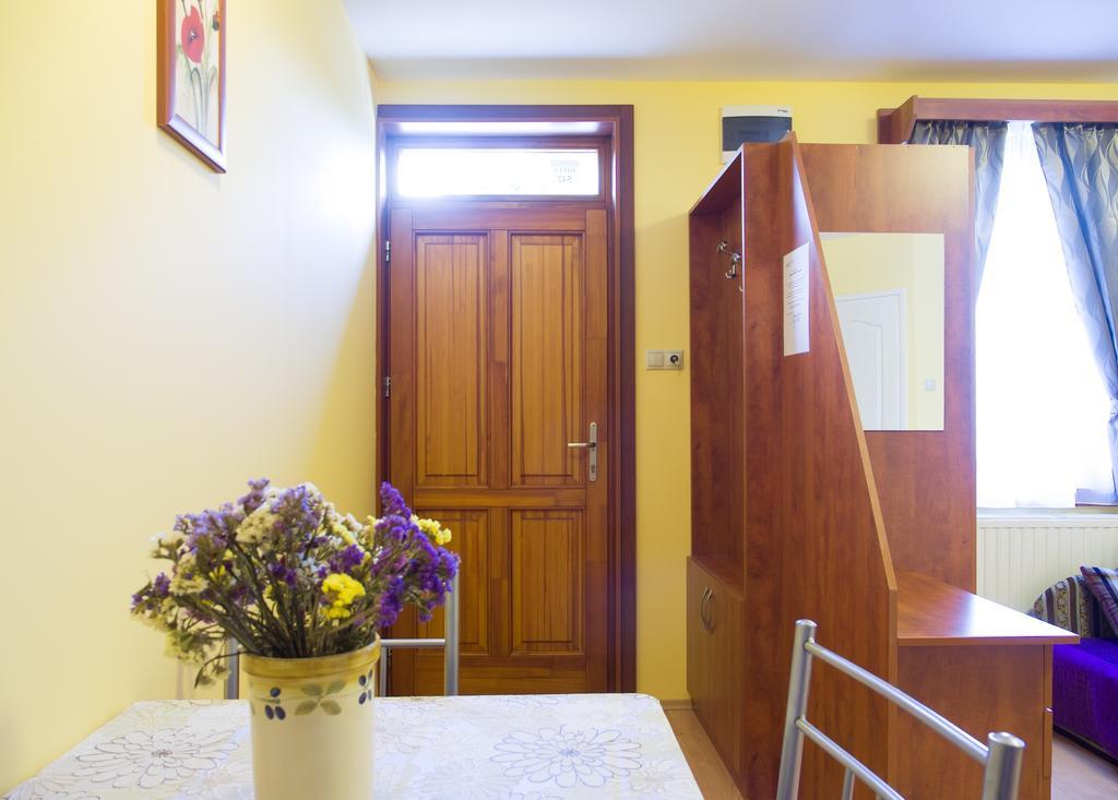 Aqua Apartman Gyula Exterior photo